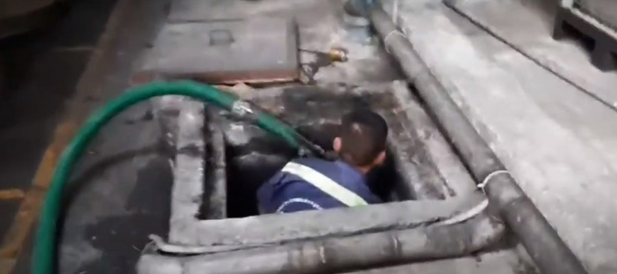 Thong tắc cống tại tây hồ