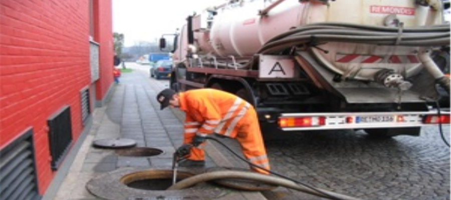 Dịch vụ hút bùn thải